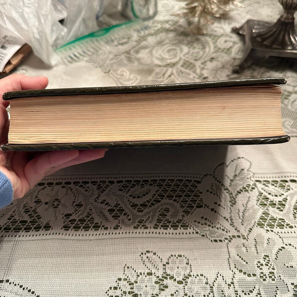 The Living Bible Paraphrased TYNDALE VTG Hardcover Green Faux Leather 1973 *Read - Picture 3 of 14